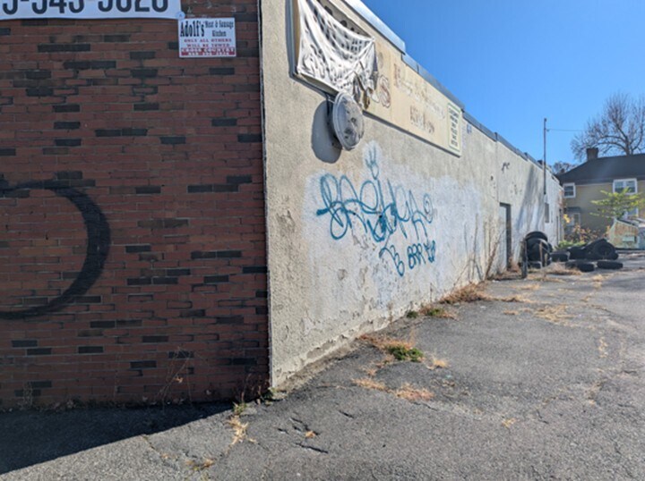 More Photos Of 37 37-39 New Britain Ave, Hartford Freestanding For Lease