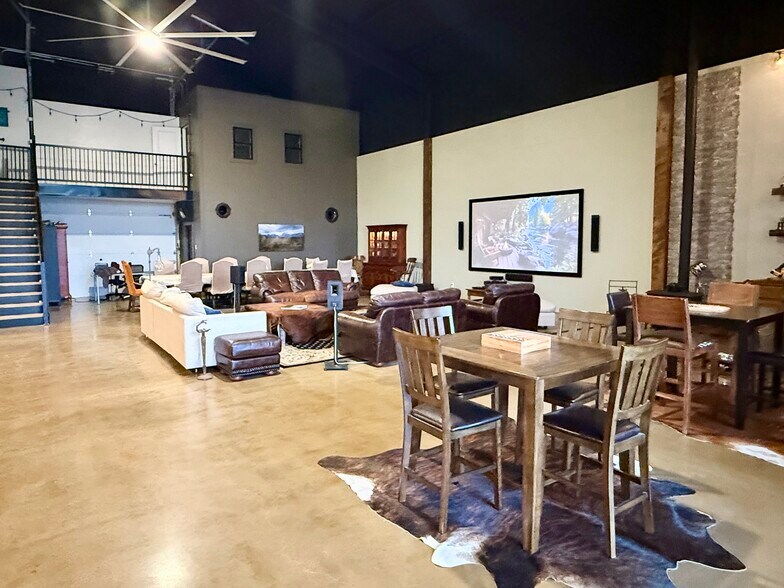 More Photos Of 1211 VZ County 4418 Rd, Canton Specialty For Sale