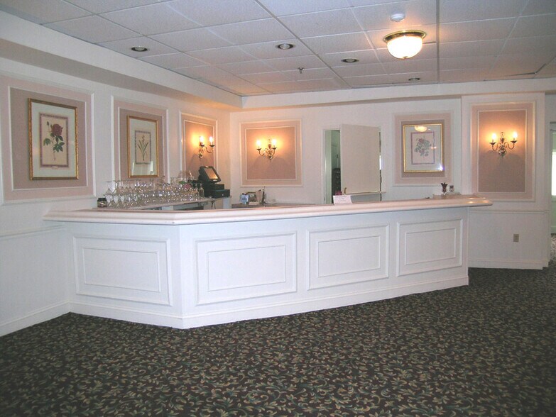 More Photos Of 100 Trowbridge Rd, Bourne Hospitality For Sale