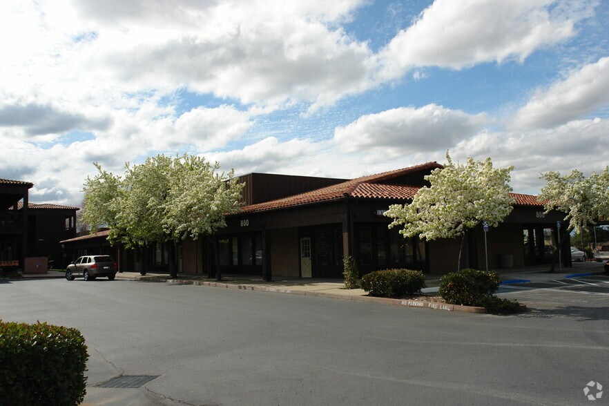 More Photos Of 151 N Sunrise Ave, Roseville Medical For Lease