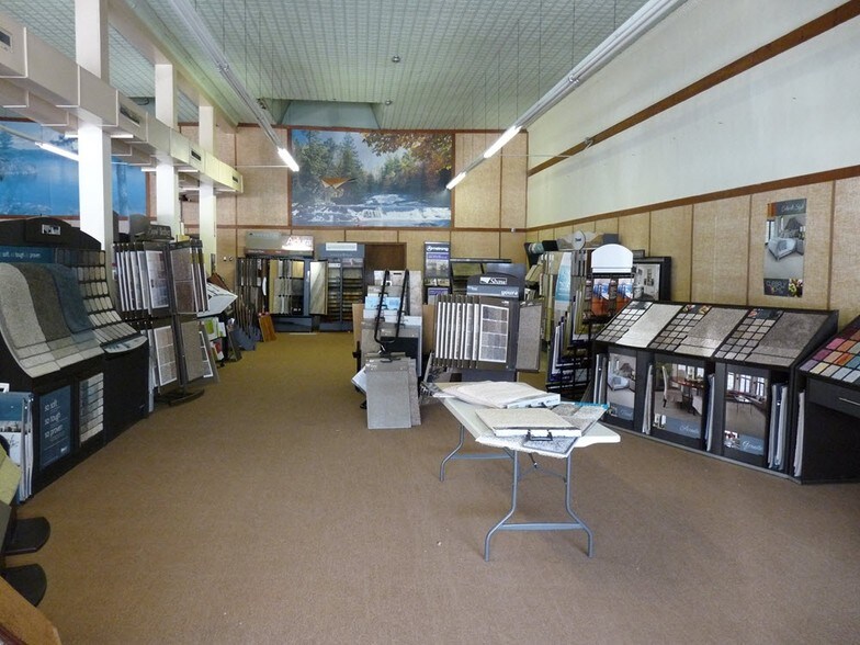 More Photos Of 15-17 S Commerce St, Liberty Storefront For Sale