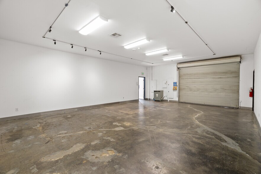 More Photos Of 3461 E 26th St, Los Angeles Manufacturing For Sale
