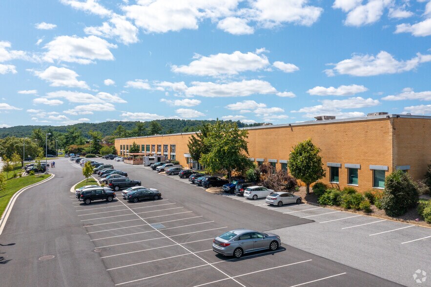 More Photos Of 300 Clubhouse Rd, Hunt Valley Warehouse For Lease