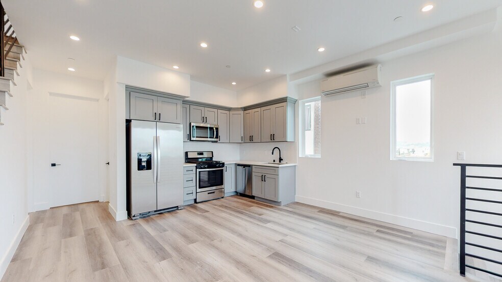 More Photos Of 525 N Normandie Ave, Los Angeles Apartments For Sale