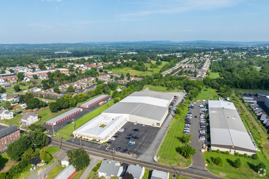 More Photos Of 361 E 6th St, Red Hill Warehouse For Sale