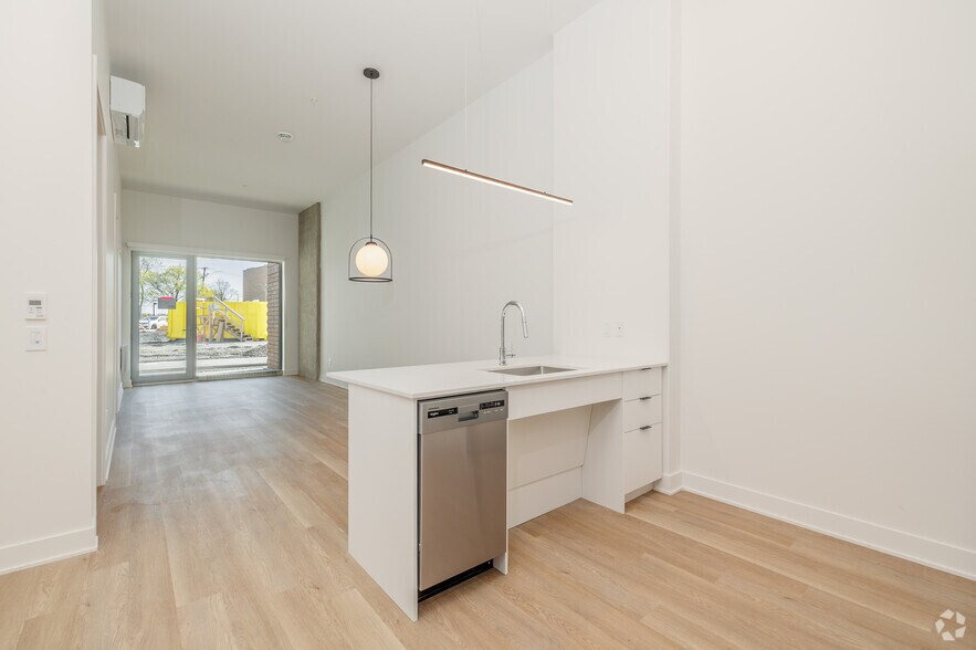 More Photos Of 5200 St De La Savane, Montréal Apartments For Lease