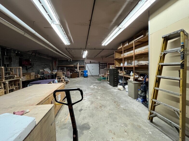 More Photos Of 4166 Lower Saucon Rd, Hellertown Specialty For Sale