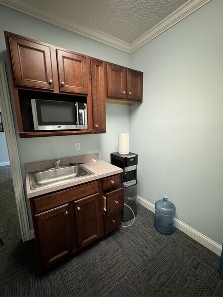 More Photos Of 11555 Central Pky, Jacksonville Office For Sale