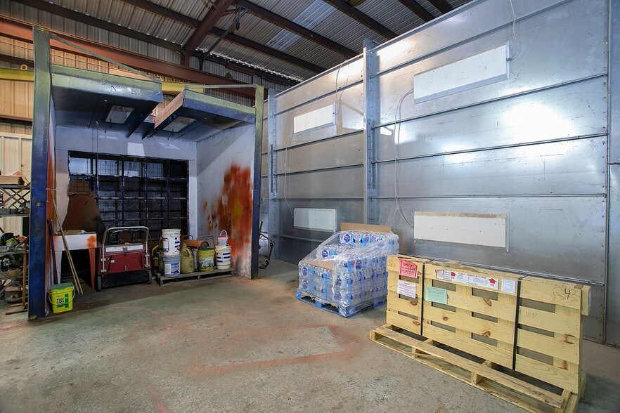 More Photos Of 6031 Fm 2767, Tyler Warehouse For Lease