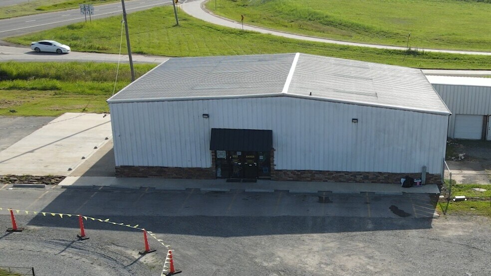 More Photos Of 120 W Peak Blvd, Muskogee Freestanding For Sale