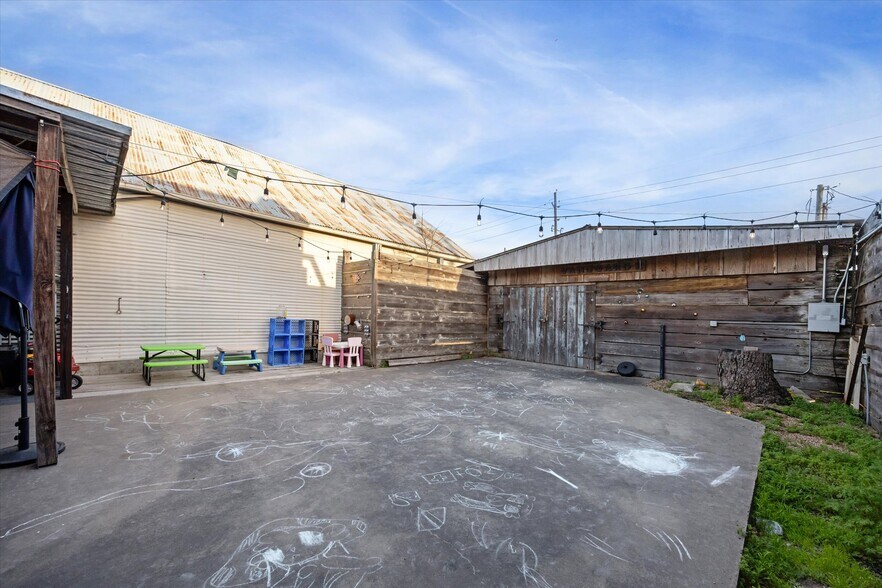 More Photos Of 4111 Highway 90, Brookshire Storefront Retail Office For Sale