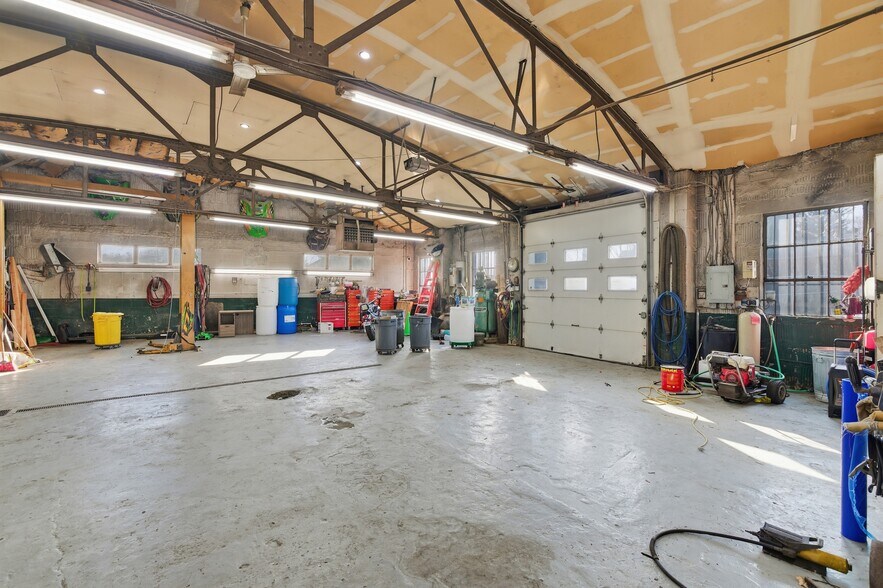 More Photos Of 59 W Church St, Spring Valley Auto Repair For Sale