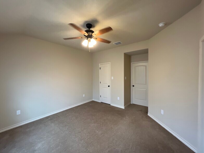 More Photos Of 6407 Luglio Ln, San Antonio Apartments For Sale