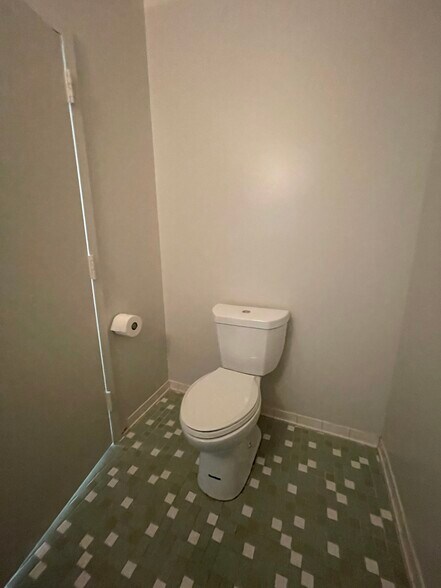 More Photos Of 4919 Bethesda Ave, Bethesda Loft Creative Space For Lease