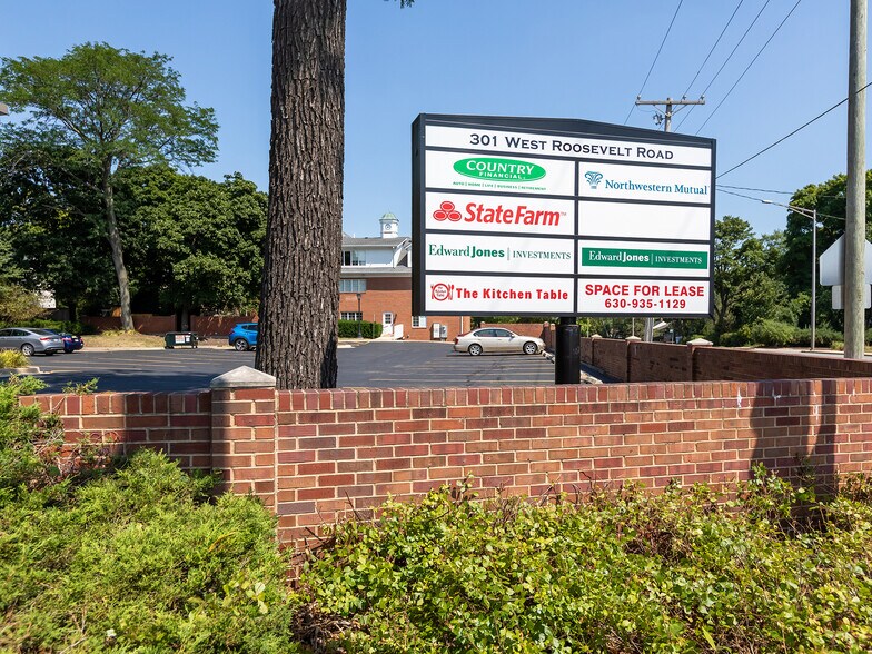 More Photos Of 301 W Roosevelt Rd, Wheaton Office For Lease