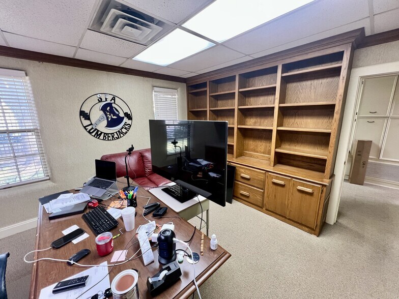 More Photos Of 620 4th St, Graham Office For Sale