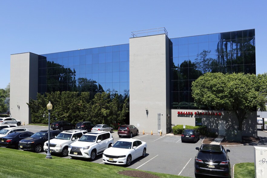 More Photos Of 1501 Hamburg Tpke, Wayne Medical For Lease