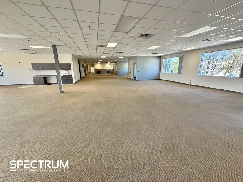 More Photos Of 25106 Avenue Tibbitts, Valencia Loft Creative Space For Sale