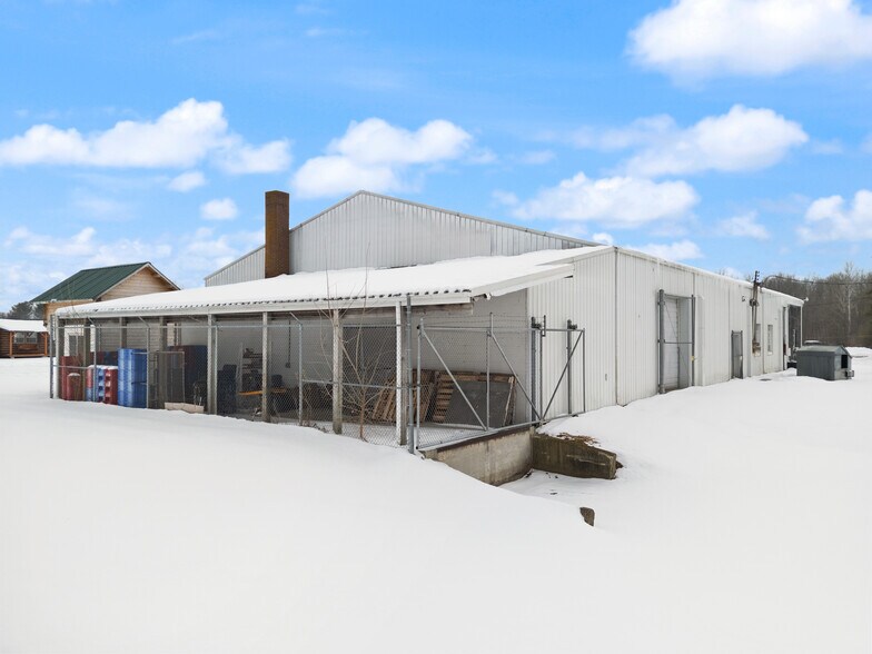 More Photos Of 677 S Cardinal Ln, Scottsburg Industrial For Sale