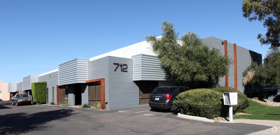 More Photos Of 712 S Hacienda Dr, Tempe Warehouse For Lease