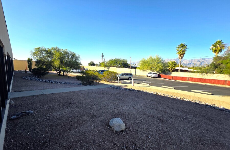 More Photos Of 8467 E Broadway Blvd, Tucson Loft Creative Space For Sale