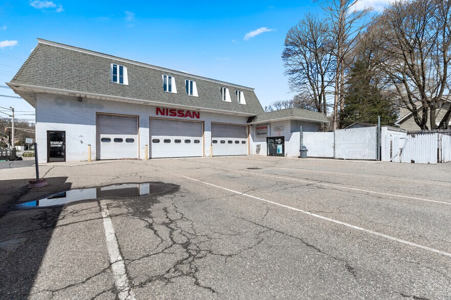 More Photos Of 805 Lafayette Ave, Hawthorne Auto Repair For Sale