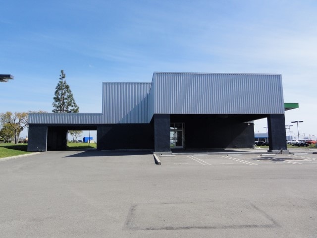 More Photos Of 11 Auto Center Dr, Irvine Auto Dealership For Sale
