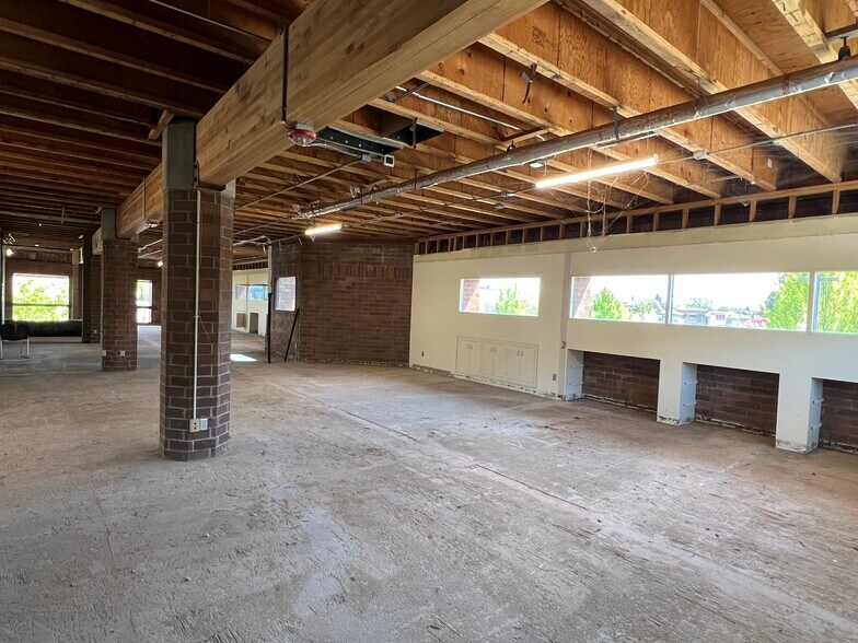 More Photos Of 300 Ellsworth St SW, Albany Bank For Sale