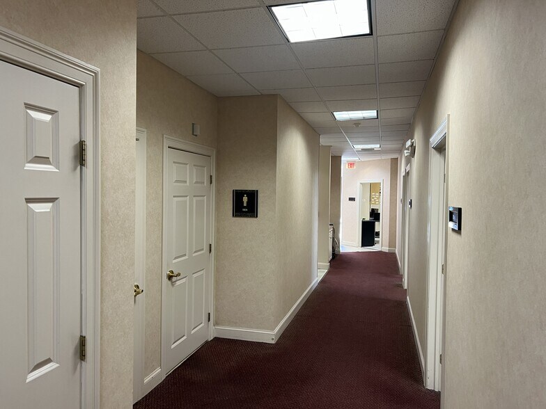 More Photos Of 3 Research Dr, Woodbridge Medical For Lease