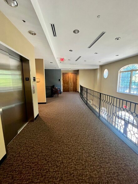 More Photos Of 1505 Mount Vernon Rd, Atlanta Medical For Lease