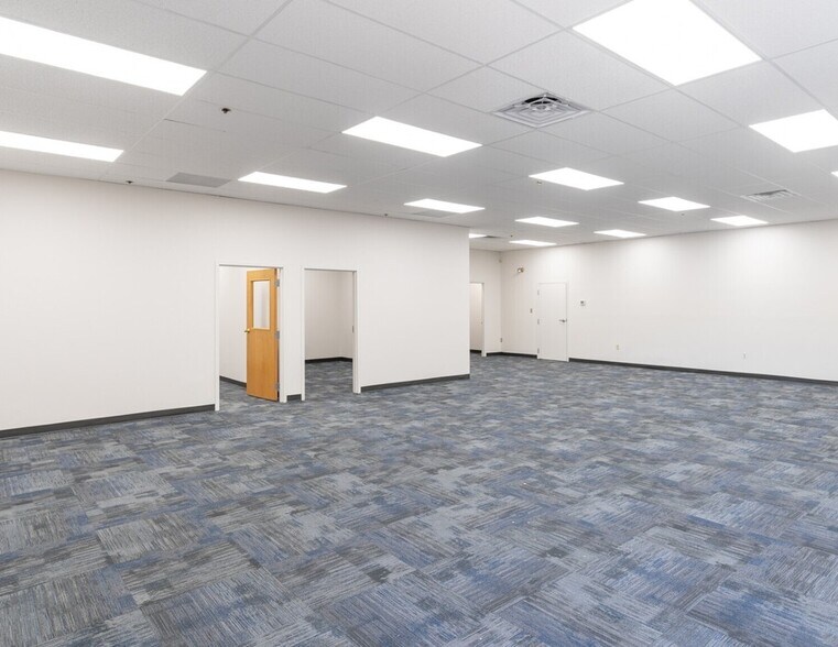 More Photos Of 904-926 Springdale Dr, Exton Warehouse For Lease