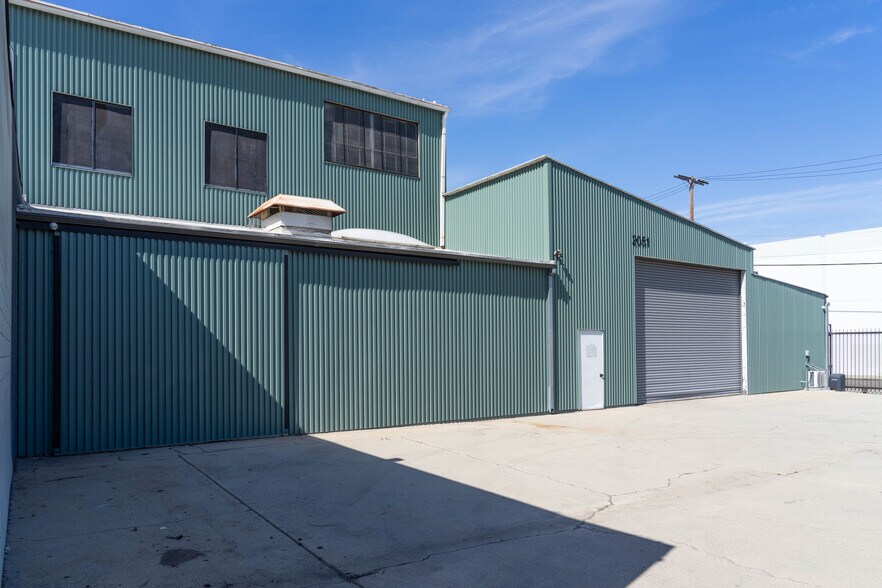 More Photos Of 2049-2053 E 38th St, Vernon Warehouse For Sale