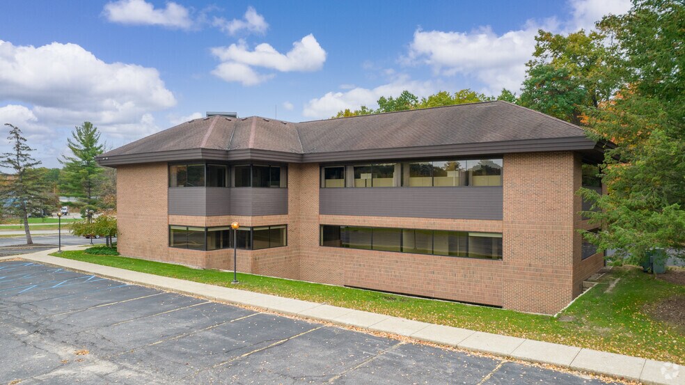 More Photos Of 1850 44th St SW, Grand Rapids Office For Lease