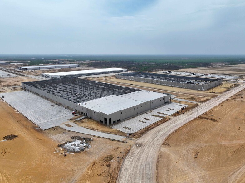 More Photos Of Pinnacle Logistics Center, Laredo Unknown For Lease