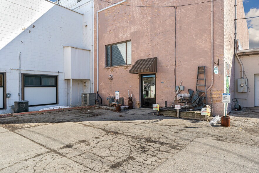 More Photos Of 811 Oregon St, Oshkosh Restaurant For Sale