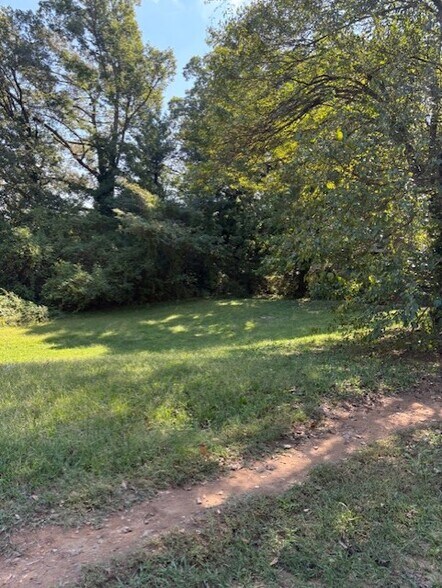 More Photos Of 2812 Sylvan Rd, Atlanta Land For Sale