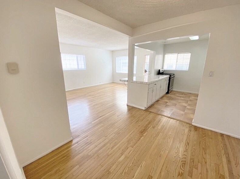More Photos Of 906 E Imperial Ave, El Segundo Apartments For Sale