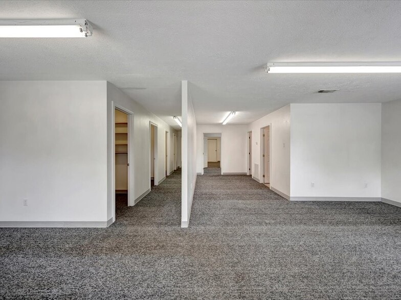 More Photos Of 4314 US Highway 69 N, Lufkin Office For Sale