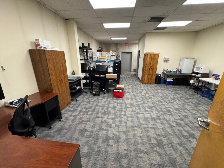 More Photos Of 1495 Madison Ave, Fort Atkinson Unknown For Lease