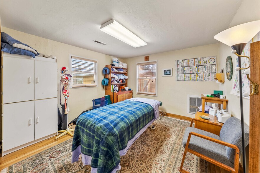 More Photos Of 1745 Ashland St, Ashland Medical For Sale