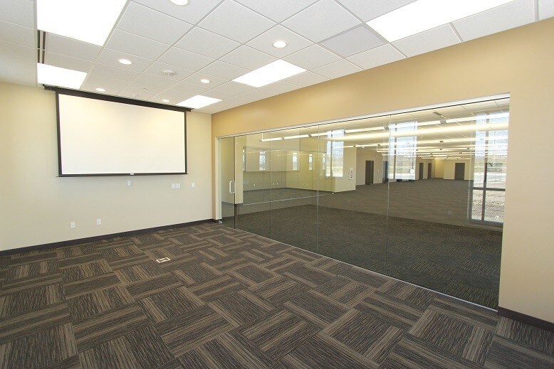 More Photos Of 1914 Wright St, Madison Flex For Lease