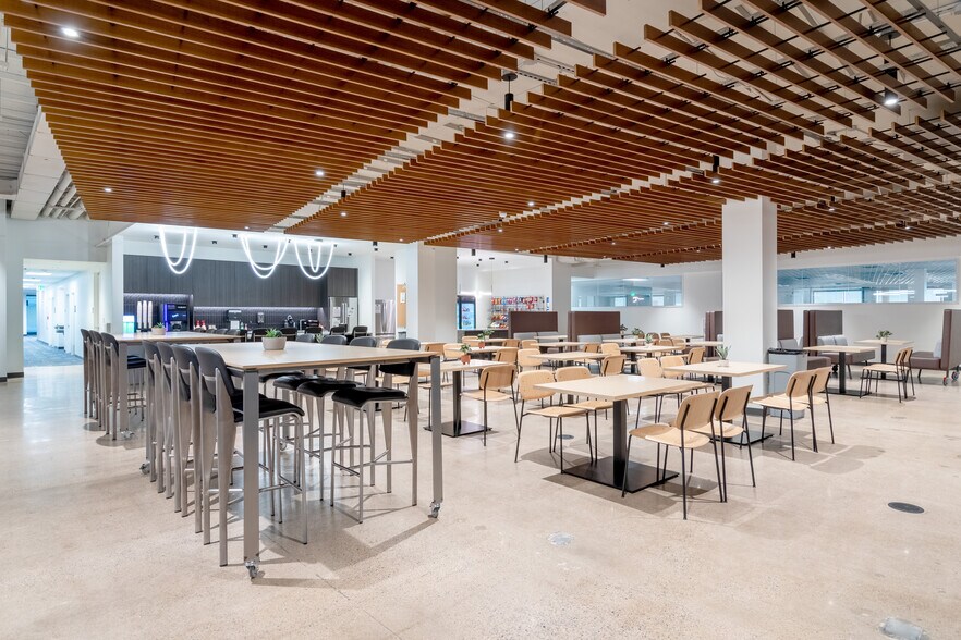 More Photos Of 500 Taylor St, Fort Worth Office For Lease