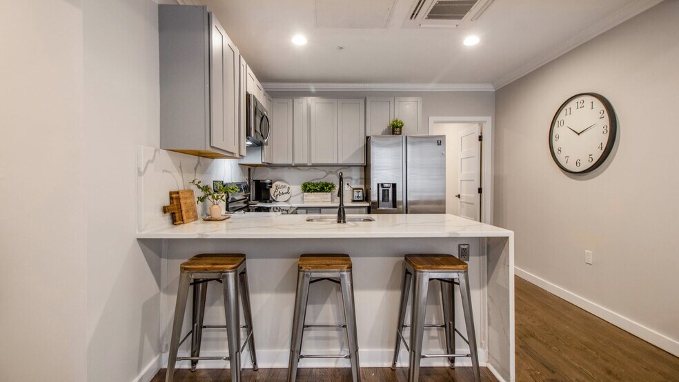 More Photos Of 1414 Pennsylvania Ave SE, Washington Apartments For Sale