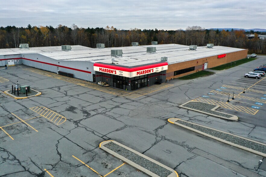 More Photos Of 564 Wilson St, Brewer Storefront For Sale