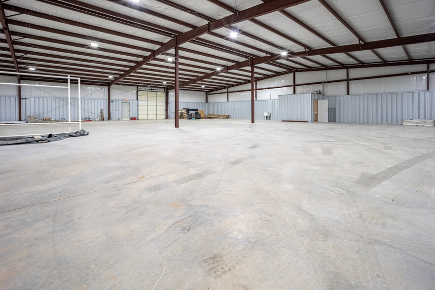 More Photos Of 6600 S I 35 Service Rd, Oklahoma City Flex For Lease