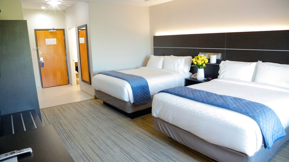 More Photos Of 2440 Gulf Fwy, Texas City Hotel For Sale