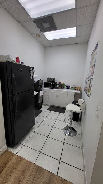 More Photos Of 74 SW 12th Ave, Dania Warehouse For Lease