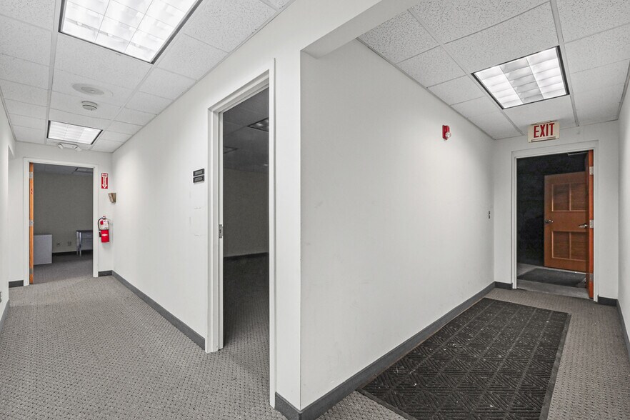 More Photos Of 37401 Stevens Blvd, Willoughby Flex For Lease