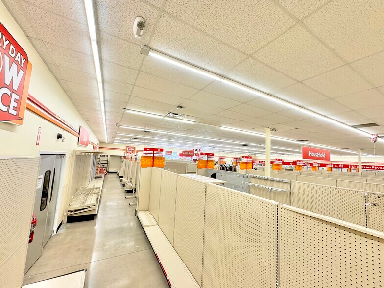 More Photos Of 2101 Central Point Pky, Lima Freestanding For Sale