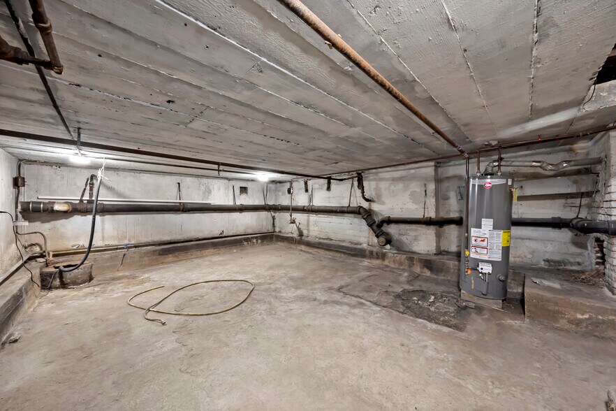 More Photos Of 1310-1314 E 75th St, Chicago Lodge Meeting Hall For Sale